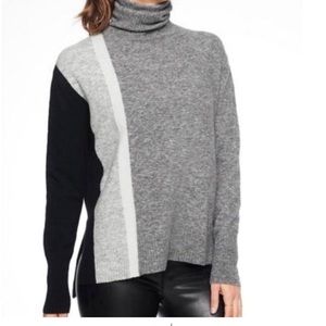 Pee-loved Athleta tunic turtle neck sweater